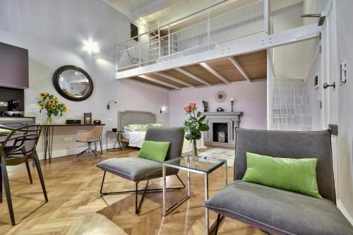 Kuchyň nebo kuchyňský kout v ubytování Mint Suite No2