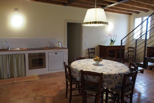 Kuchyň nebo kuchyňský kout v ubytování Villa Ghislanzoni