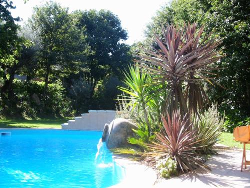 Bazén v ubytování Quinta de Santa Maria nebo v jeho okolí
