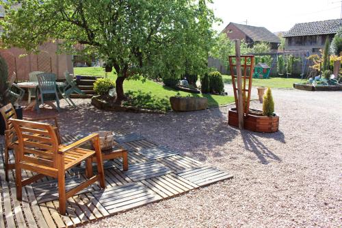 Un jardín fuera de Gîte au centre de l'alsace