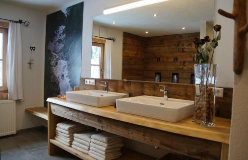 Imagen de la galería de Ferienhaus "Plankschneider", en Matrei in Osttirol