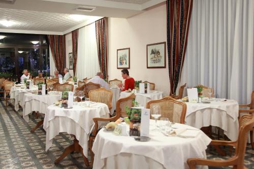 Restaurace v ubytování Hotel Caravel