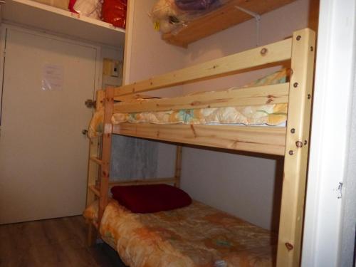 ル・ソーズにあるZENITH 2015のベッドルーム1室(二段ベッド2組付)