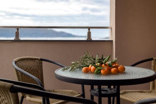 Gallery image of Apartment Seaside Home in Rafailovici