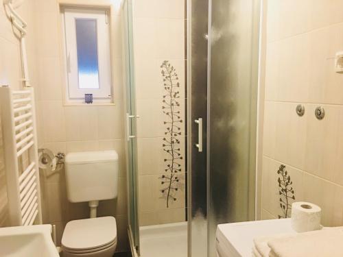 Un baño de Apartma Eli