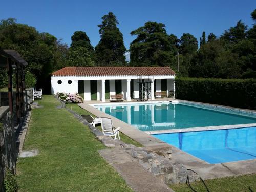 Swimmingpoolen hos eller tæt på Eden Park Cordoba