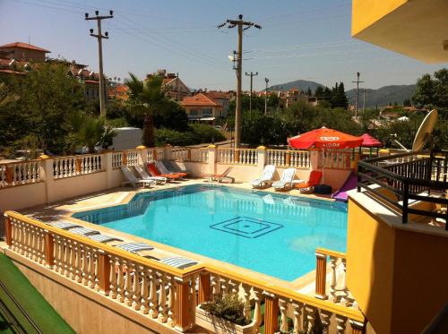 Swimmingpoolen hos eller tæt på Irem Apart Hotel