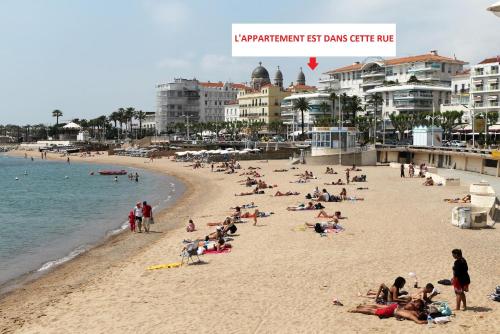 F2 très cosy (calme) coeur de ville 1min de la plage