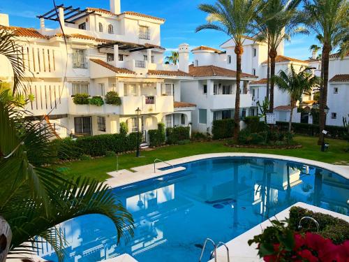 AB Properties - Design Penthouse Marbella - Puerto Banús - Golden Mile - Pool and Tropical Garden View