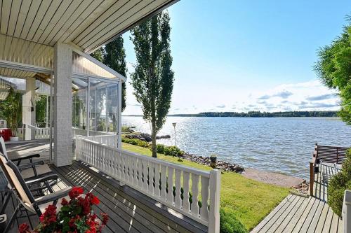 Loodusmaastik villa lähedal