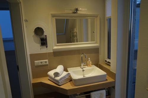 A bathroom at Strandhus17