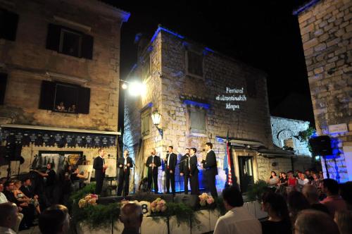 Apartment Mimica-Croatia , Omis , Center