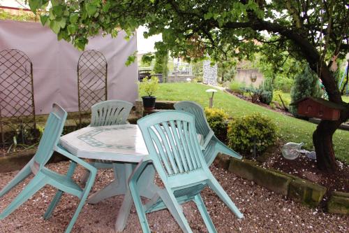 Un jardín fuera de Gîte au centre de l'alsace