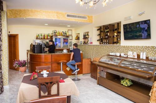 Μια τηλεόραση ή/και κέντρο ψυχαγωγίας στο Hotel Salento Mirfran
