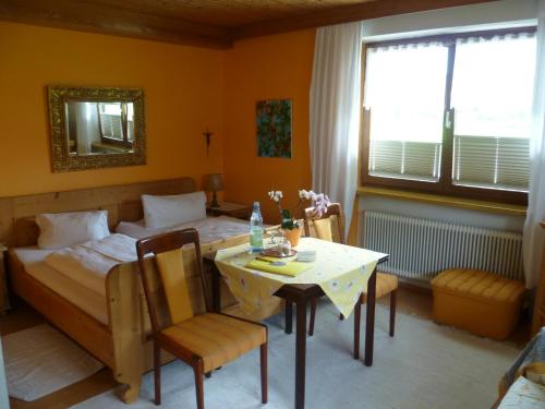 Postel nebo postele na pokoji v ubytování Landhaus Greiderer