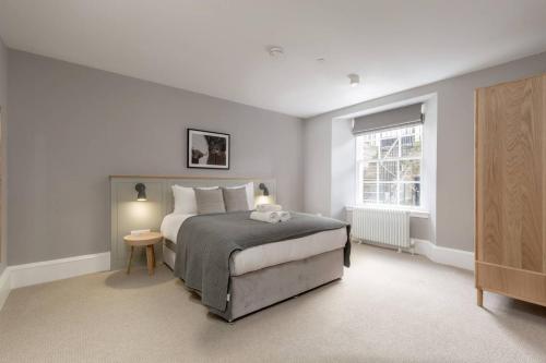 Gallery image of ALTIDO Luxurious 2BR home near Haymarket station in Edinburgh