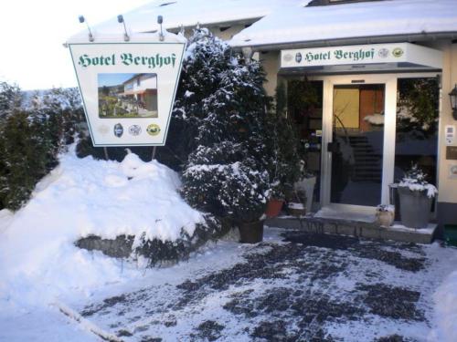 Το Hotel Pension Haus Berghof τον χειμώνα