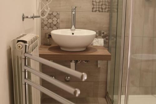 A bathroom at Acquadellarte B&B