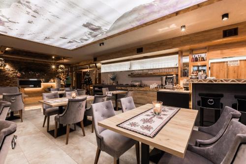 Kuchyň nebo kuchyňský kout v ubytování Aparthotel Góralski Spa & Restaurant