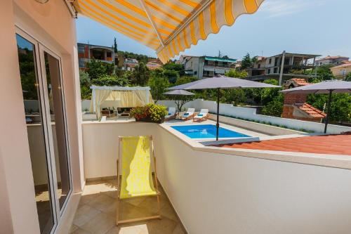Apartments And Studio Giovanni with heated pool