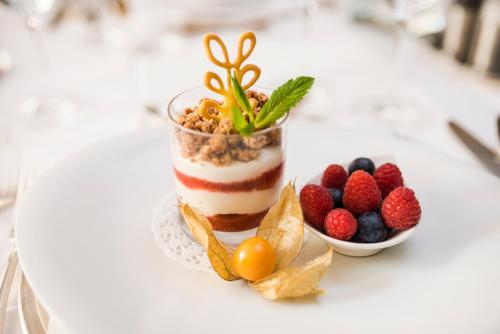 Comida en o cerca de este hotel