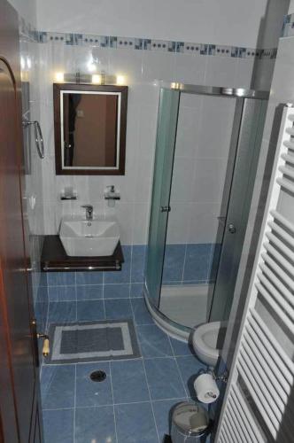 Ένα μπάνιο στο Guesthouse Kastania Korakis