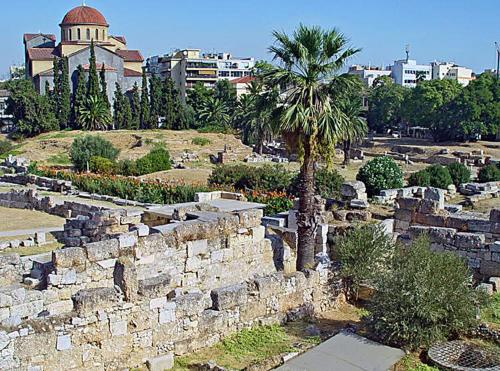 Urban Art Experience with Acropolis View