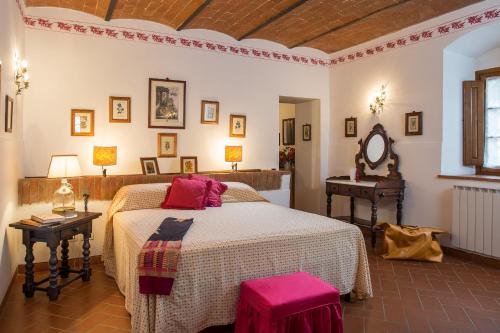 Llit o llits en una habitació de Ormanni nel Chianti Classico