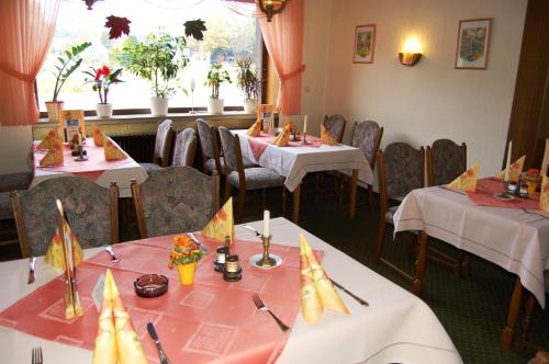 Hotel Haus Koppelbergにあるレストランまたは飲食店
