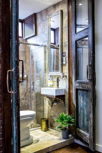 The Cow Hollow Hotel photo 15
