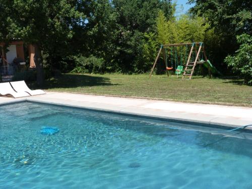 La Bastide des Vignauxの敷地内または近くにあるプール