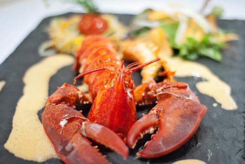 ホテルの敷地内または近くでの食事または食べ物