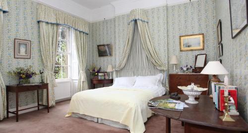 מיטה או מיטות בחדר ב-Ballydugan Country House