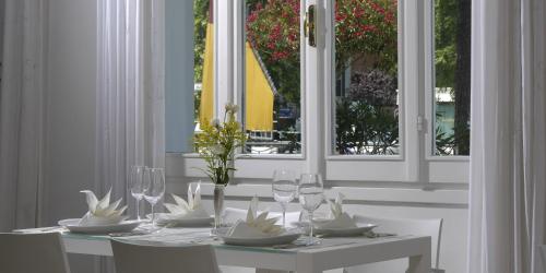 Φωτογραφία από το άλμπουμ του Hotel Al Cavallino Bianco στο Ριτσιόνε