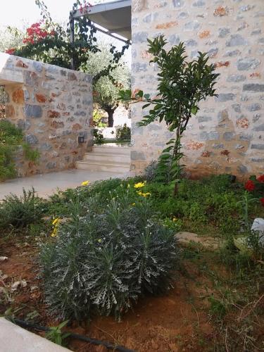 Jardín al aire libre en Mythies - Holiday Houses in Mani