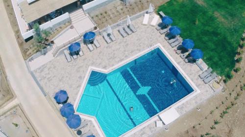 O vedere a piscinei de la sau din apropiere de Samothraki Beach Apartments & Suites Hotel