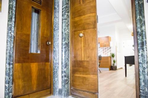 Vatican Suite 383