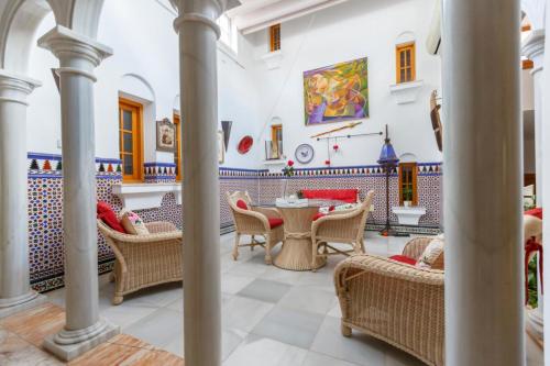 Posezení v ubytování Casa Glorieta en Villa de Nijar con piscina