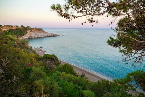 a view of the ocean from a hill at Εmmi in Koutsounari