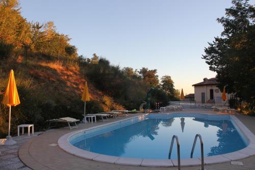 Baseinas apgyvendinimo įstaigoje Country House La Valle Del Vento arba netoliese