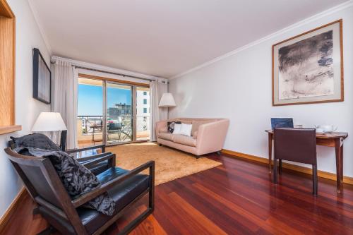 Falesia Apartment - Pool & Sea View by LovelyStay