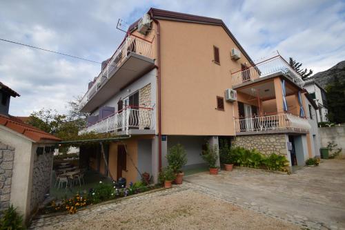 Apartments Mira