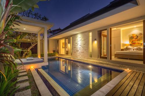 - l'image d'une piscine dans une villa dans l'établissement Bali Easy Living Canggu, à Canggu
