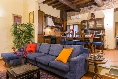 GuestHost - Florence Ariento Romantic Apartment