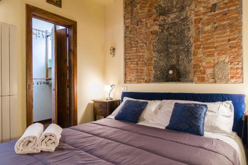 GuestHost - Florence Ariento Romantic Apartment