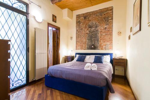 GuestHost - Florence Ariento Romantic Apartment