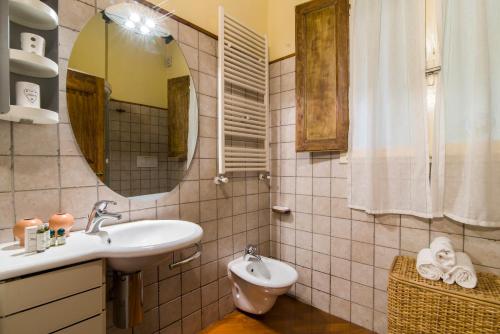 GuestHost - Florence Ariento Romantic Apartment