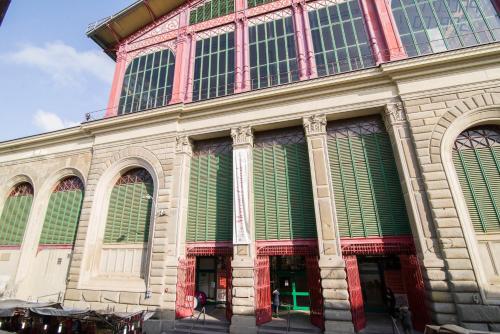 GuestHost - Florence Ariento Romantic Apartment