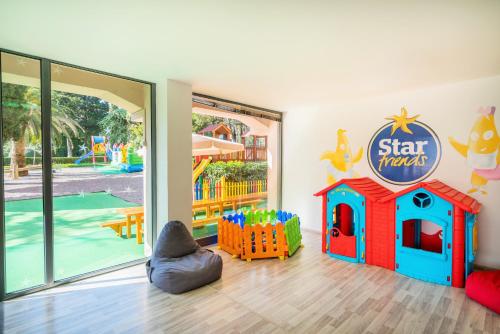 Dětský klub v ubytování Iberostar Waves Bellevue All Inclusive