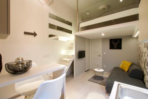 Posedenie v ubytovaní Standard Apartment by Hi5 - Teréz 6